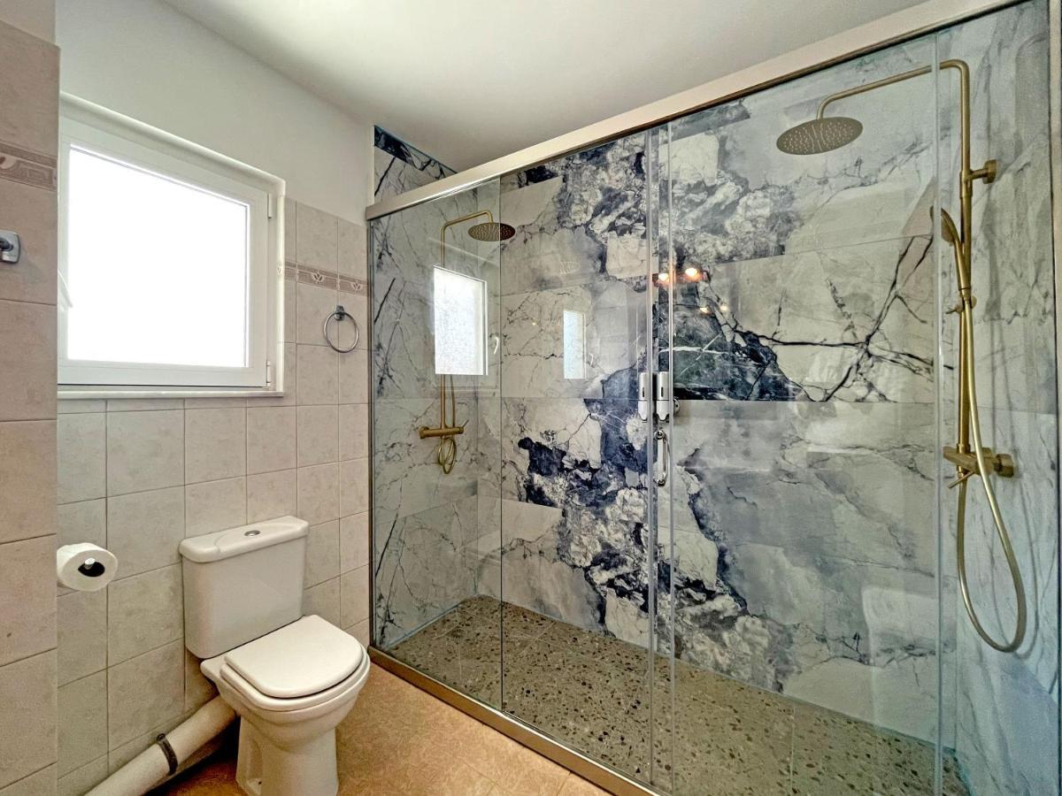 New Luxurious Apartment - 1 Minute From Elli Beach Rhodes City Kültér fotó